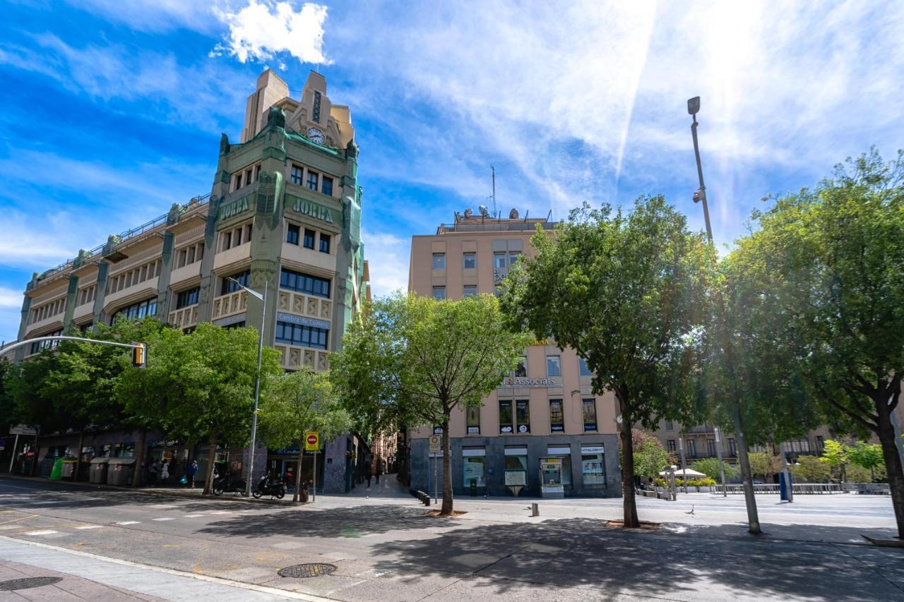 Espectacular Loft En Centrico Edificio Singular Apartman Manresa Kültér fotó