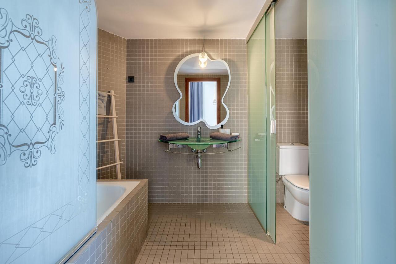 Espectacular Loft En Centrico Edificio Singular Apartman Manresa Kültér fotó